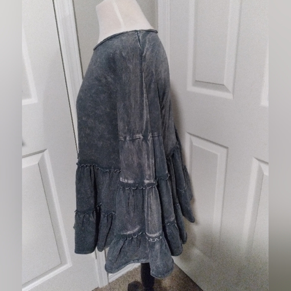 Altar’d State Women's Tiered Long Sleeved Ruffled Top Size Medium - Picture 2 of 5